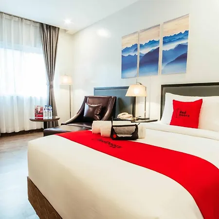 Reddoorz Premium Near Ateneo Katipunan Hotel